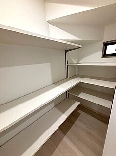 洗面室リネン庫