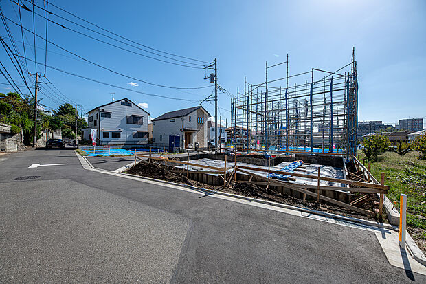 東久留米市氷川台「東京ネイチャーガーデン」全12区。ここは、都心へのアクセス性に優れながらも、子育て環境を犠牲にしない、屈指なる利便性と武蔵野の自然が溶け合う場所。