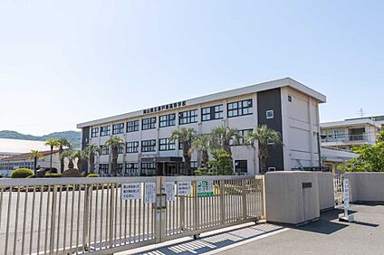 県立瀬戸南高等学校 約550ｍ(徒歩7分)