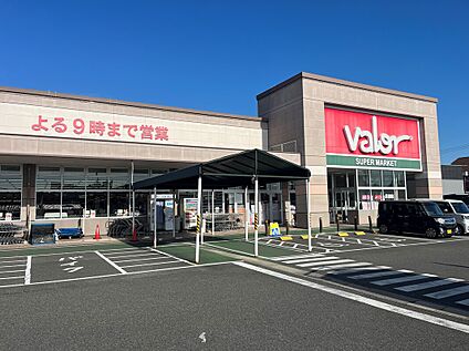 バロー 高浜店 約1,400m(徒歩約18分　自転車約6分)