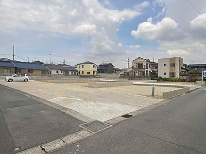 【前面道路含む現地写真】