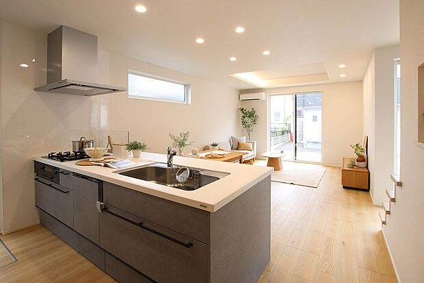 【◆3号地 LDK◆】折り上げ天井に間接照明を施した空間。オシャレさと空間のメリハリがプラスされます。