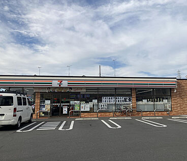 セブンイレブン練馬西大泉4丁目店 764m