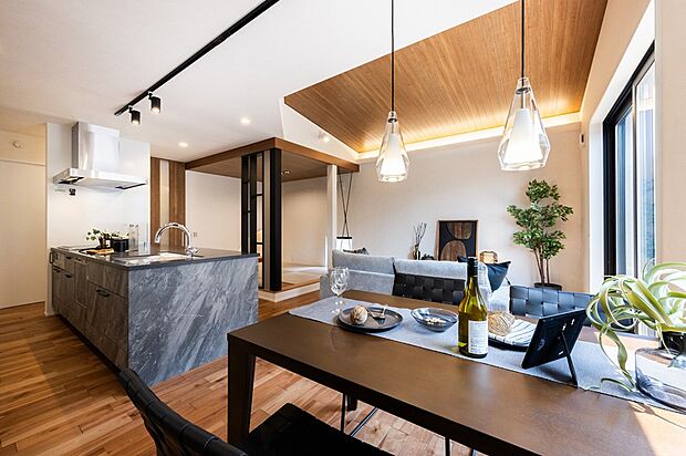 【施工例】勾配天井×間接照明が美しい家