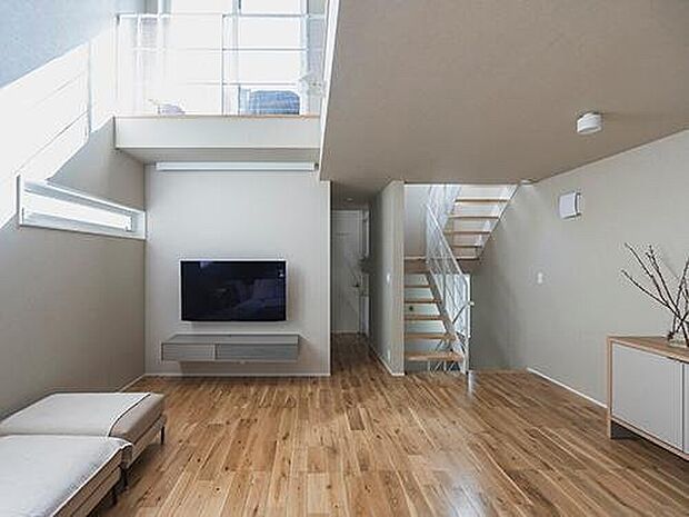 【プラン例】
プライバシーも守りつつ、空間を区切りすぎないプランで、家族の気配がいつも感じられる。