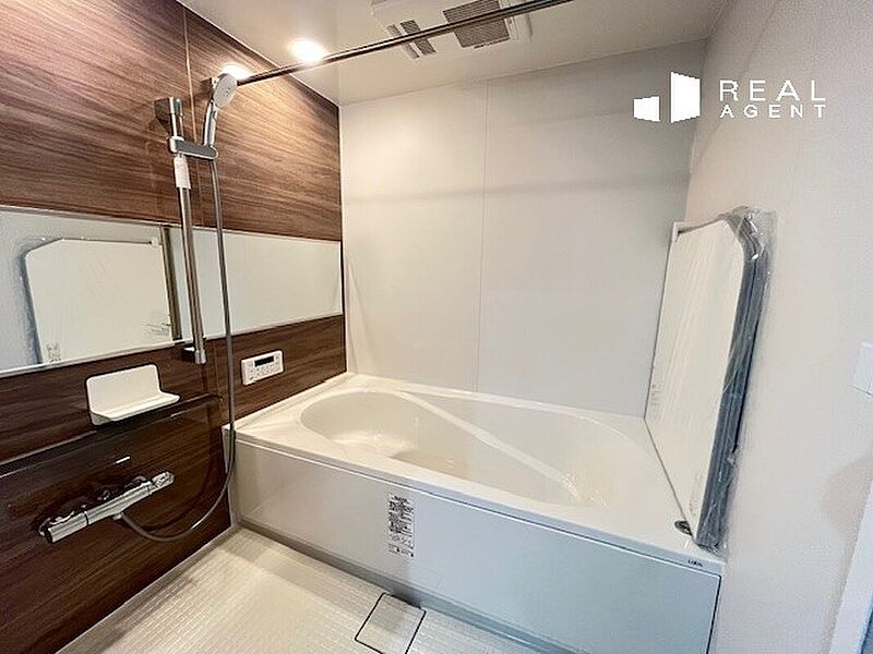 浴室乾燥暖房機付きのバスルームは冬場のヒートショック対策、梅雨時期のお洗濯もの干しなどオールシーズン活躍します。