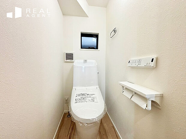 【A号棟トイレ】清潔感の重要なトイレはお手入れのしやすい最新モデルです。