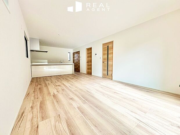 【リビング】リビングは毎日の暮らしの質を左右するメインステージ。住む人が快適に、健やかに過ごせるリビングで憩いの時間をお過ごしください。