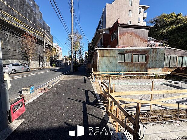 【現地撮影】現地をご案内の際は、現在の陽当たり状況、今後の陽当たり状況、
建物配置をイメージ出来る様に詳しくご説明をさせて頂きます。