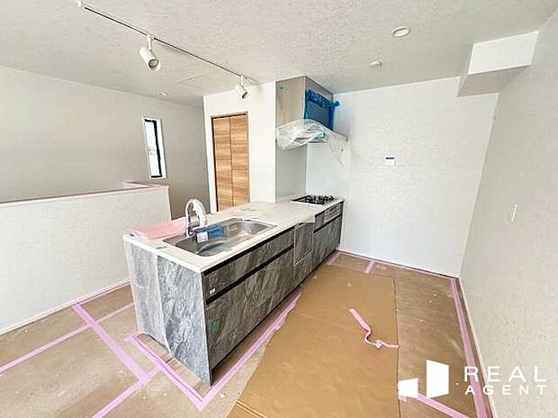 【キッチン】1LDK+3Sの間取りで使い勝手の良い間取りです。