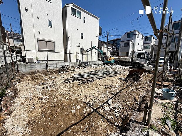 【現地撮影】スーパー生鮮館TAIGAが目の前徒歩約1分なのでお買い物が便利です。コンビニ、大型ドラッグストアも至近なので食料品や日用品のお買い物がらくらくです！