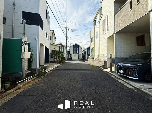【現地・前面道路】前面道路はゆとりの約6ｍ！駐車もらくらくです☆