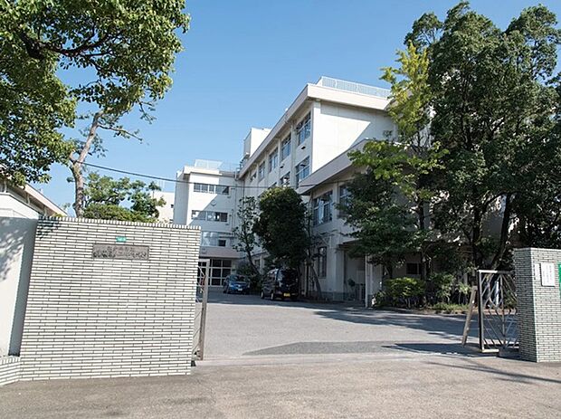 江戸川区立篠崎第二中学校(約500m)