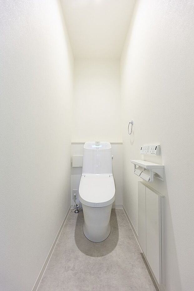 【トイレ】汚れが付きにくくお手入れ簡単。節水で水道料金もお得に。