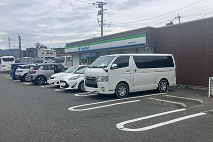 ファミリーマート福岡早良脇山店 1500m