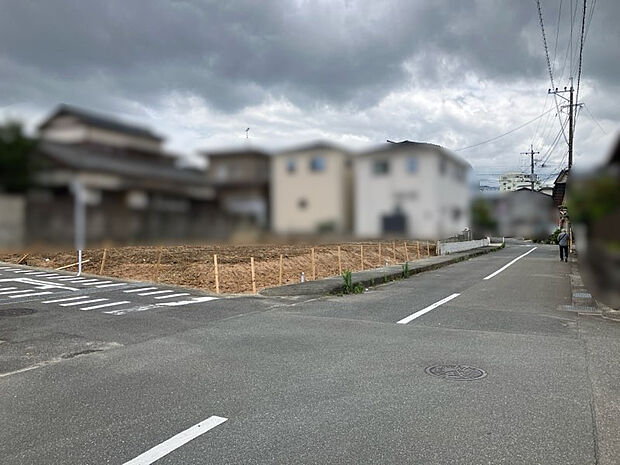 【現地写真】接道状況:西7.3m公道、北5.8m公道