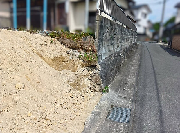 【現地写真】撮影時期:2026年6月中旬完成予定:2026年11月中旬接道状況:南4.0m公道、東3.8m公道