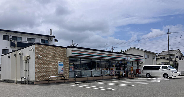 セブンイレブン那珂川片縄西4丁目店（約350m）