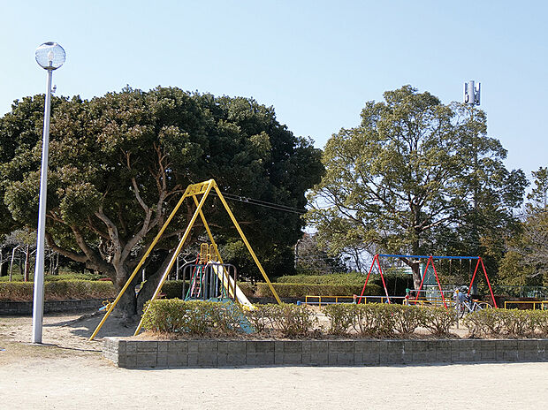 滝中央公園(約303m)