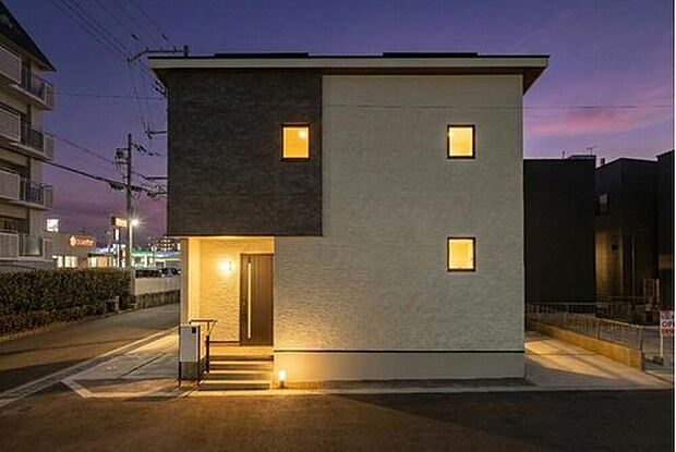 【【外観/当社施工例】】家事効率の良い回遊動線が魅力のモデルハウスです。ぜひ実際の暮らしをイメージしながら、ご見学ください。/建物価格2223.7万円、建物面積95.84m2、4LDK