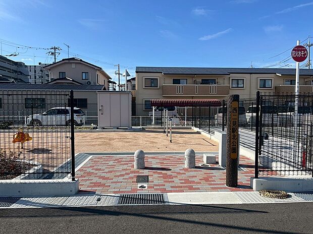 【【分譲地内公園】】分譲地内に公園を新設!46家族の新生活が同時期にスタートしますので、ご近所関係を築きやすく、お子様やワンちゃんを通して、新しいコミュニティが広がりそうです。周辺は穏やかな時間が流れる閑静なエリアです。