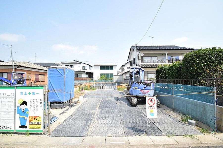 【2号棟・現地土地】敷地の南側が道路の日当たり良好な土地で、閑静な住宅街にあります。（9/8撮影）