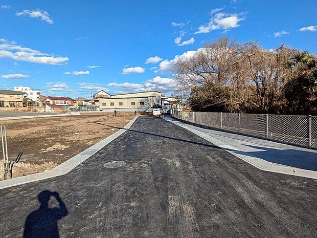 前面道路を含む現地写真