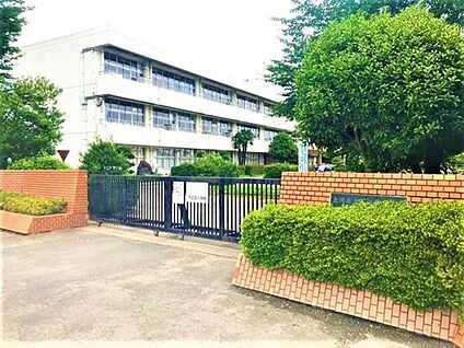 下辺見小学校 約500～600m(徒歩約7～8分)