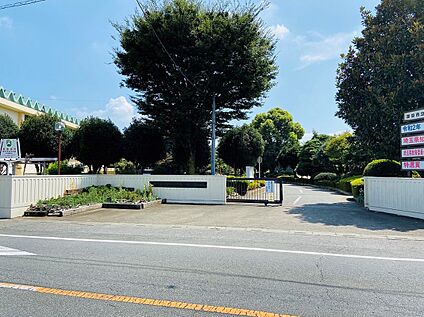 南中学校 約1140ｍ(徒歩15分)