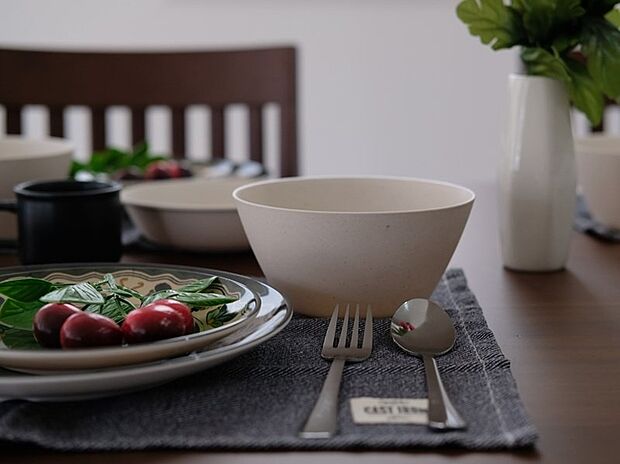 【【3号棟:LDK(同形状・同仕様写真)】】16帖の明るくて開放感のあるLDK!
自然と家族が集まる居心地の良い空間です。