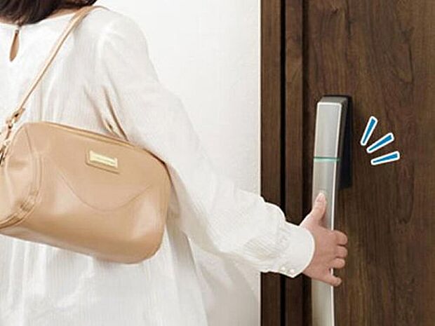 【【スマートコントロールキー(YKK AP)】】付属のリモコンキーは、カバンに入れた状態でワンタッチ開錠出来る優れもの。
また非常用カギが内蔵されているので、停電時も安心してお使いいただけます。