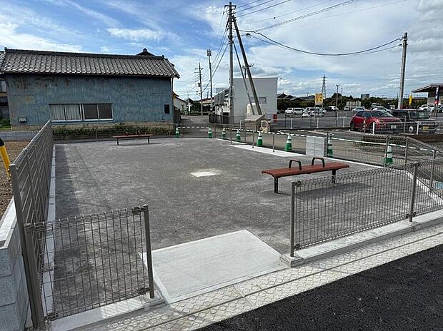 【【分譲地内公園】】分譲地内に公園があり、ひと休みすることができますね。