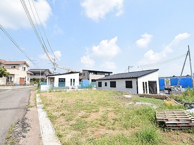 【【6号棟:現地土地】】自然豊かで緑あふれる閑静な全6区画の分譲地です!
主要道路へのアクセス良好で多方面へのお出掛けが快適!