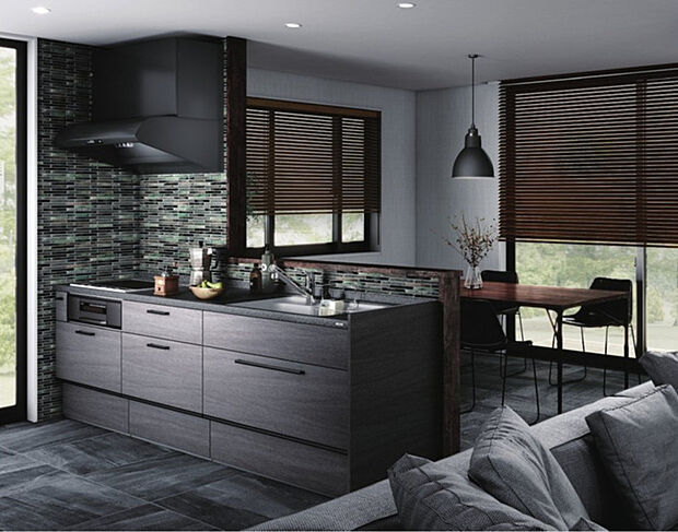 【【キッチン】】美しく、強く、長く使えるトクラスオリジナルの人造大理石カウンターを採用。汚れが染み込みにくく、熱にも強いという高い性能を備えています。スムーズに調理できる収納、ハンガーアイテムつき。

