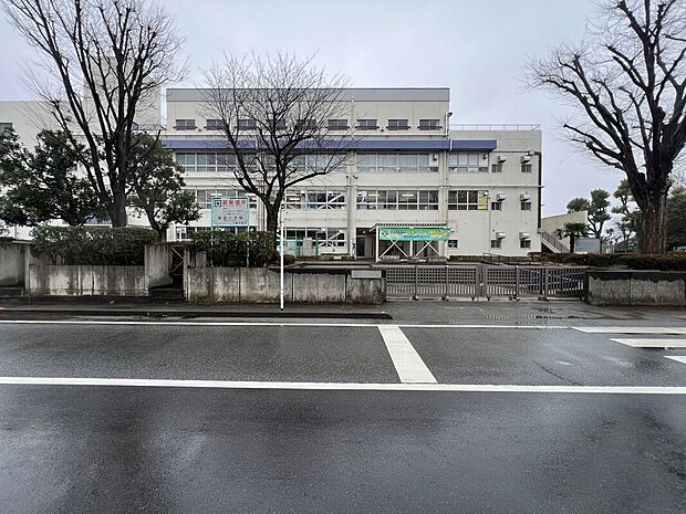 富士見市立南畑小学校（約920m）