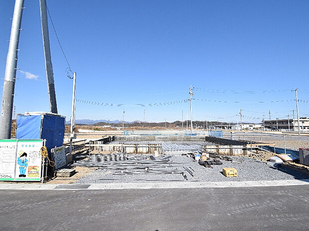 【【3号棟　現地写真】】土地約65坪！南向きのゆとりある敷地。
明るく開放的な住まいづくりが実現します♪
