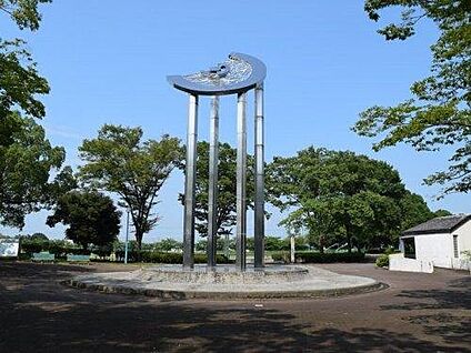 羽生中央公園 約550m～620m(徒歩約7分～8分)