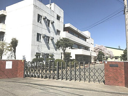 松原小学校 約540m(徒歩約7分)