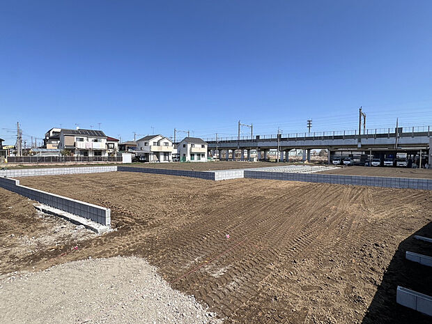 【【3号棟 現地写真】】土地84.06坪!並列2台駐車可能です。
BBQやガーデニングなども楽しめるお庭付き♪(3月撮影)