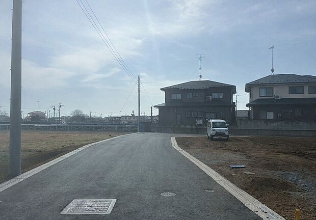 【【5号棟　前面道路】】（2026年4月撮影）