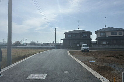【4号棟　前面道路】