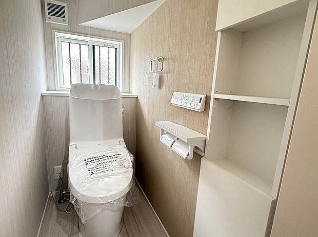【【古河市幸町　トイレ】】1.2階ともに温水洗浄機能付きトイレを標準装備！