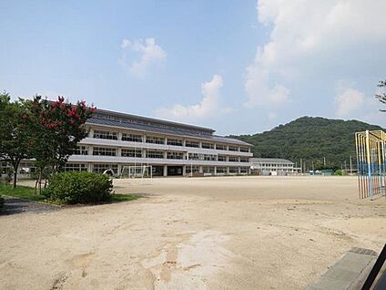 足利市立毛野小学校 約850m～870m(徒歩約11分)