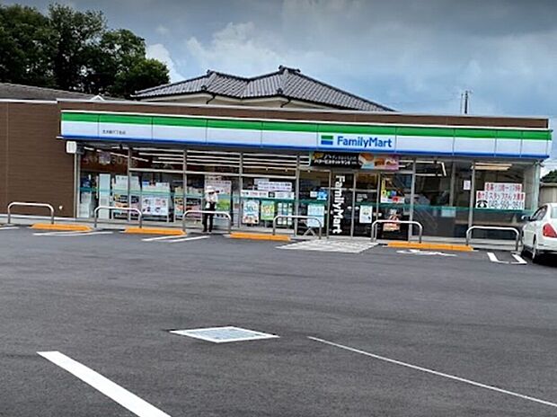 ファミリーマート緑3丁目店
