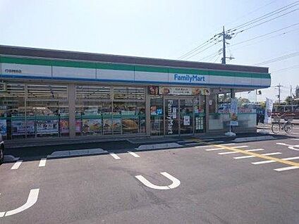 ファミリーマート行田持田店 約630m～670m(徒歩約8分～9分)