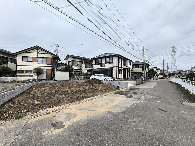 【【前面道路】】前面道路は幅6mとゆとりがあり、お車の出し入れもスムーズに行えます!