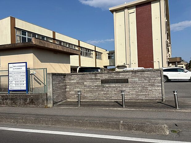宇都宮市立城山中学校(約2,876m)