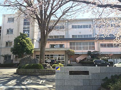 北本東中学校 約　700m(徒歩　約9分)