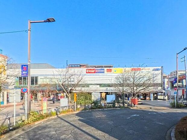 京王線「仙川」駅より徒歩18分のロケーションです。