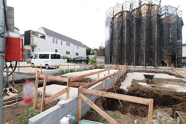 これから徐々に家の骨組みが出来上がっていきます。どんな家が建つのか楽しみですね♪